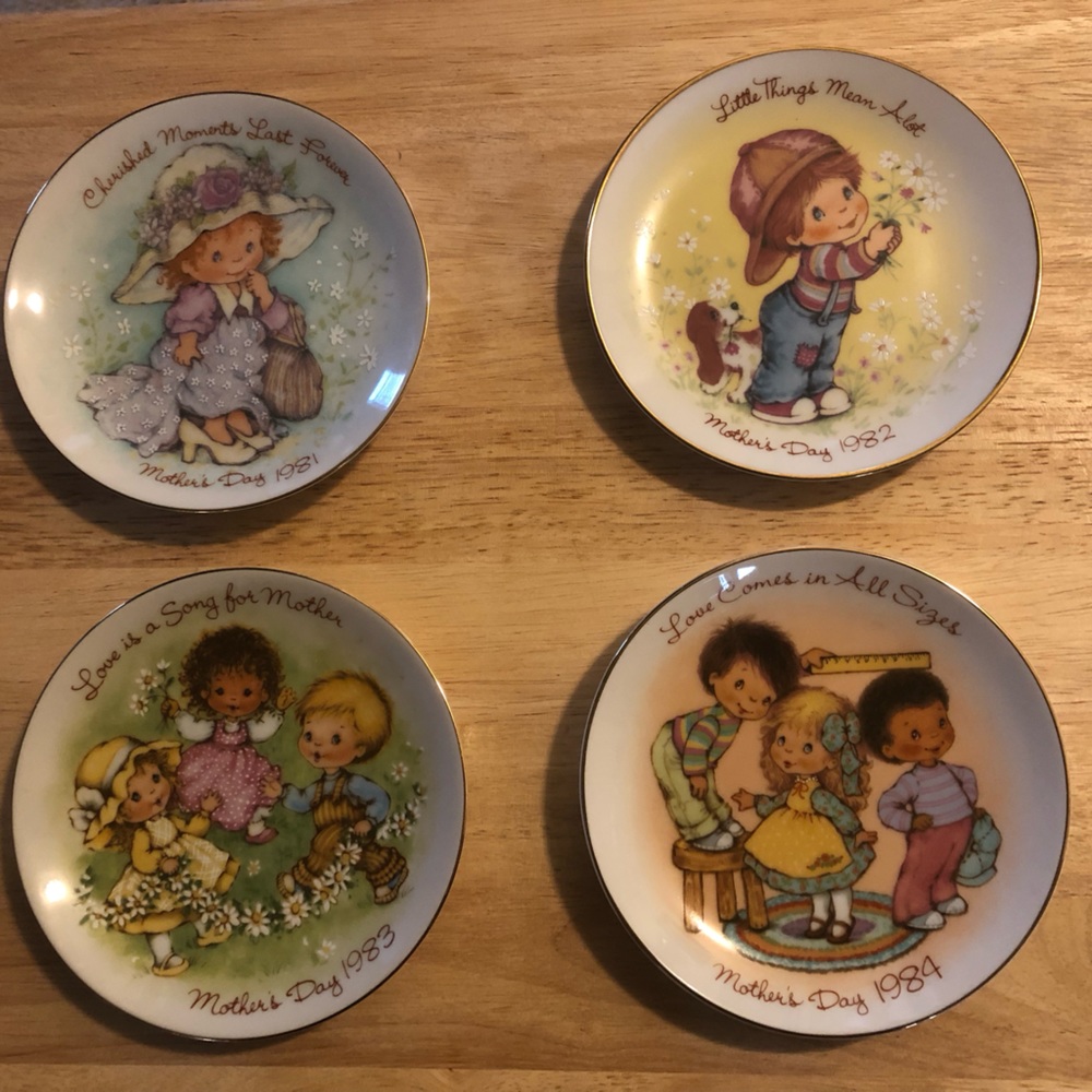 Four collectible Mother’ Day Plates 1981-1984